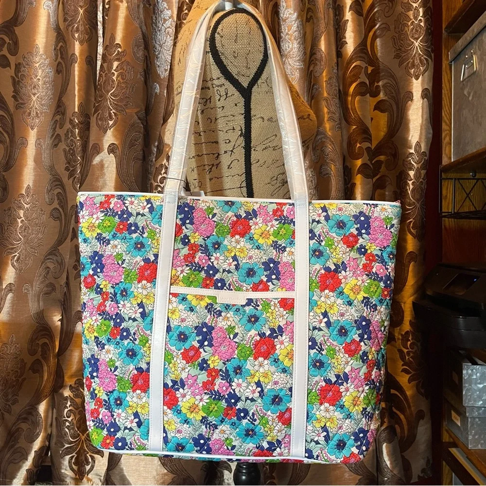 Vera Bradley Far Out Floral Large Vera Shoulder Bag Tote NWT New - Picture 10 of 12